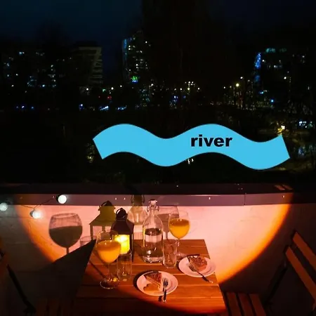 Bright By The Park & The River Апартаменты Вроцлав